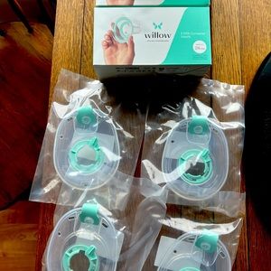Like New Willow Pump with Brand New Reusable Containers